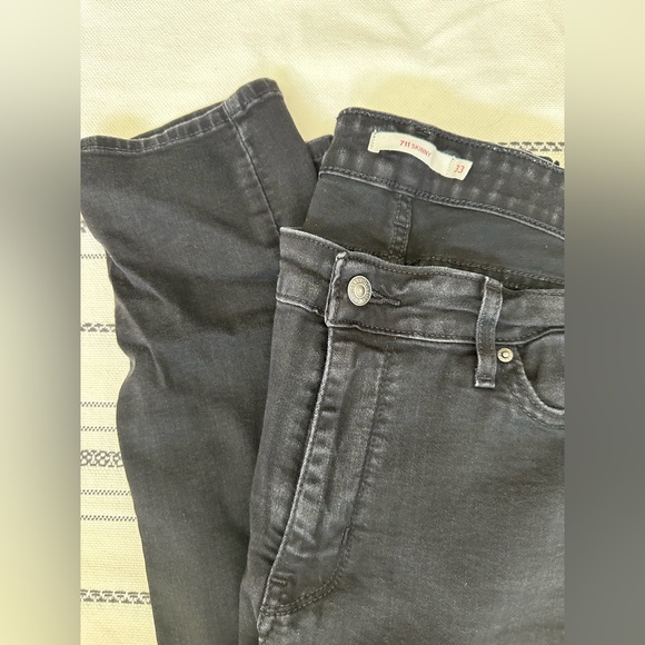 Levi's 711 High Rise Skinny Jean - Size 33 - Black - Picture 6 of 6